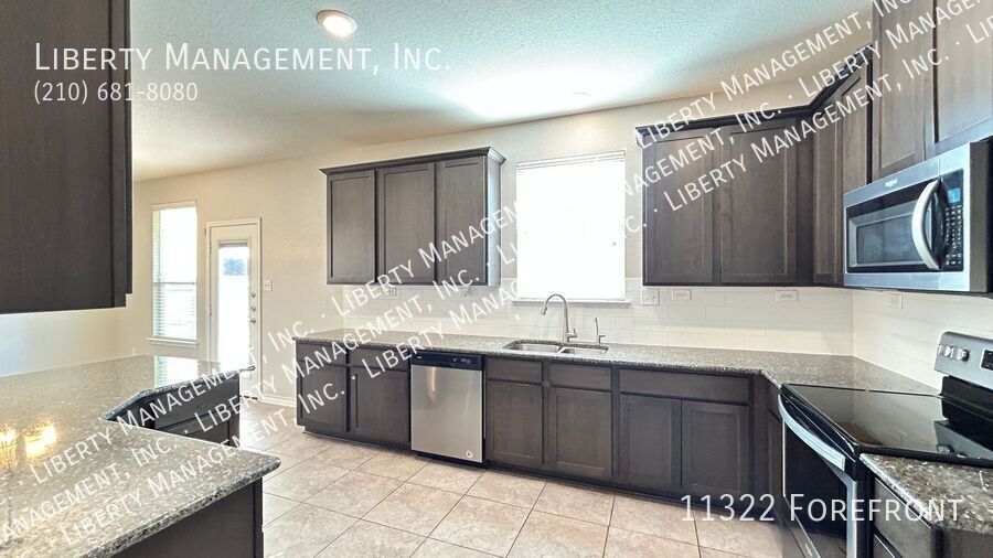 3 Bedroom, 2.5 Bath Home in Cross Creek property image