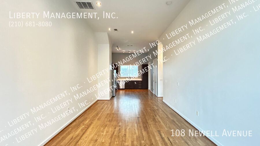 2 Bedroom, 3.5 Bath near Pearl Brewery and the Riverwalk property image