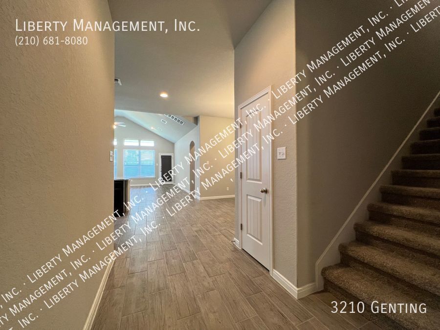 4BR/3 BATH HOME NEAR SCHLITTERBAHN WATER PARK property image