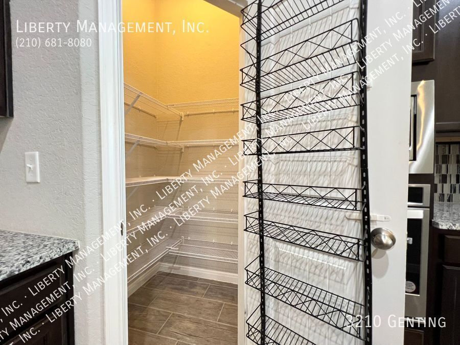 4BR/3 BATH HOME NEAR SCHLITTERBAHN WATER PARK property image