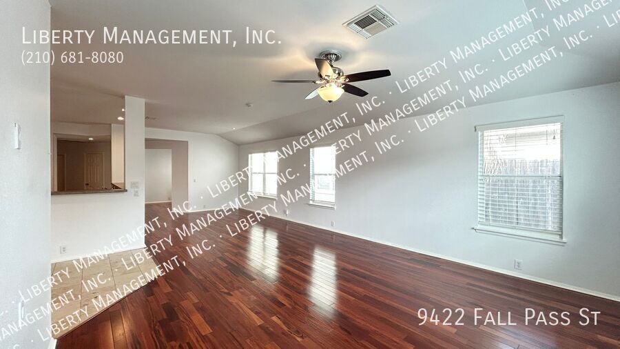 3 Bedroom, 2.5 Bath Home with a Study near SeaWorld property image