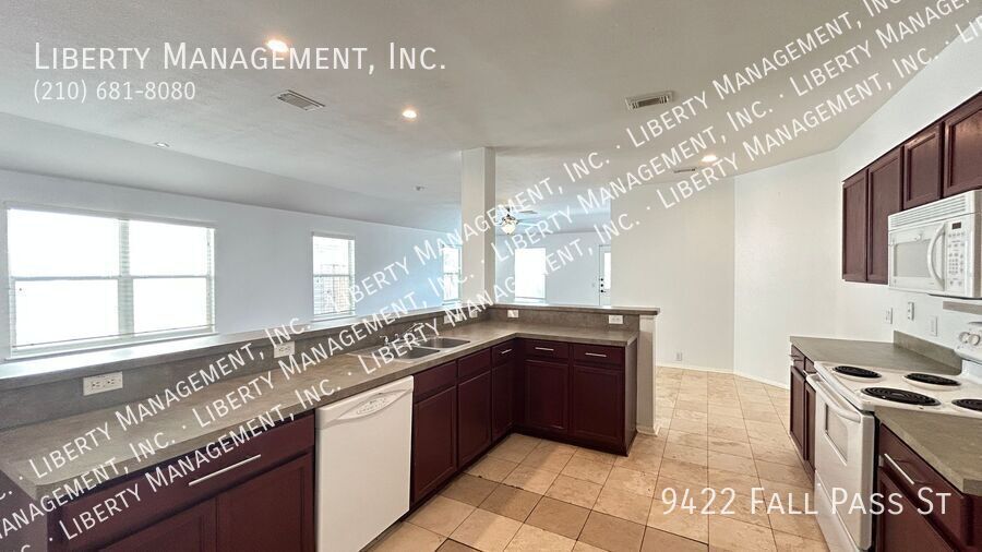 3 Bedroom, 2.5 Bath Home with a Study near SeaWorld property image