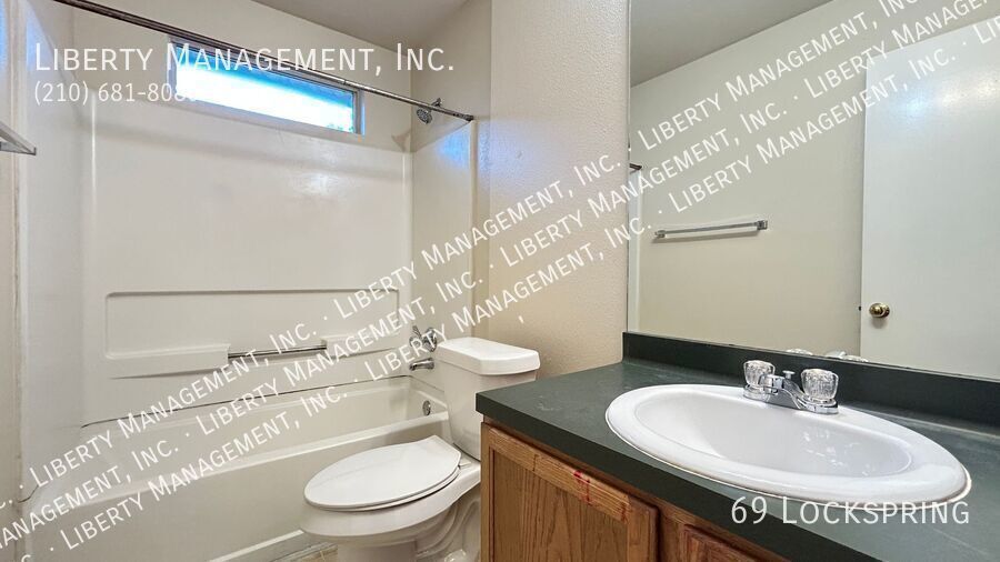 Fantastic 4 Bedroom, 2.5 Bath Home in a Gated Community property image