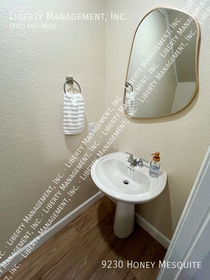 Upgraded 4 Bed, 2.5 Bath Home in Navarro Ranch property image