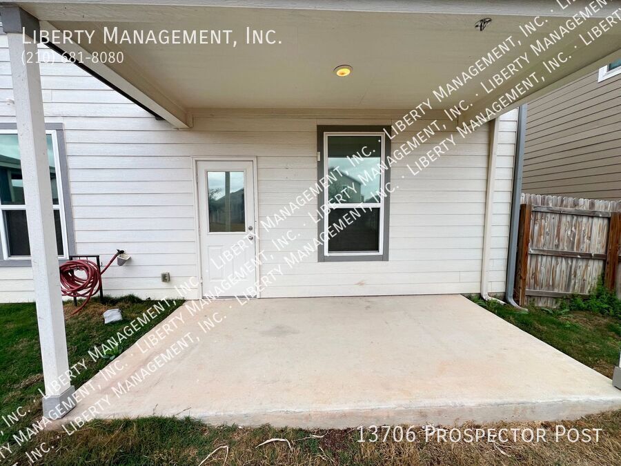 Beautiful 4 Bedroom, 3 Bath Home property image