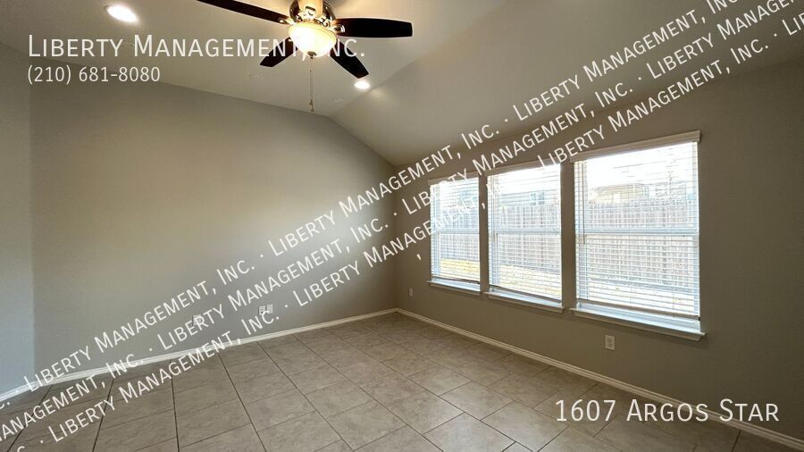 Beautiful 4 Bed, 2 Bath Single Story on a Greenbelt in desirable Arcadia Ridge property image