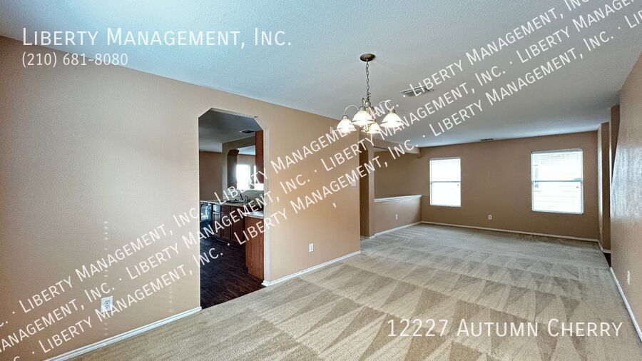 Spacious Two Story home in Silver Oaks property image