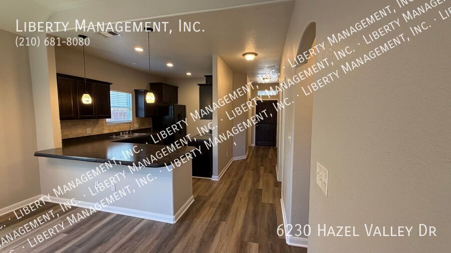 Beautiful 3 Bed, 2 Bath One Story Home in Meadow Pointe property image