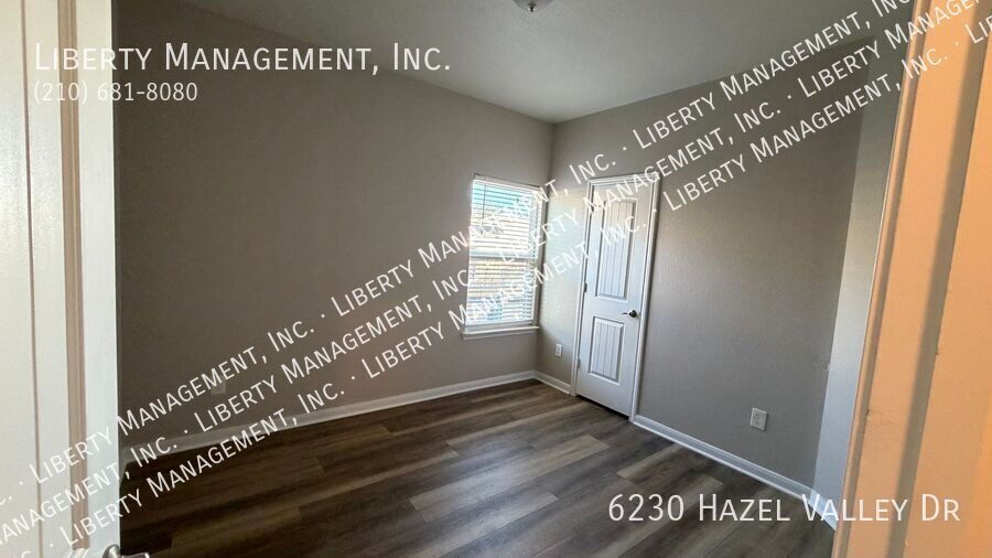 Beautiful 3 Bed, 2 Bath One Story Home in Meadow Pointe property image