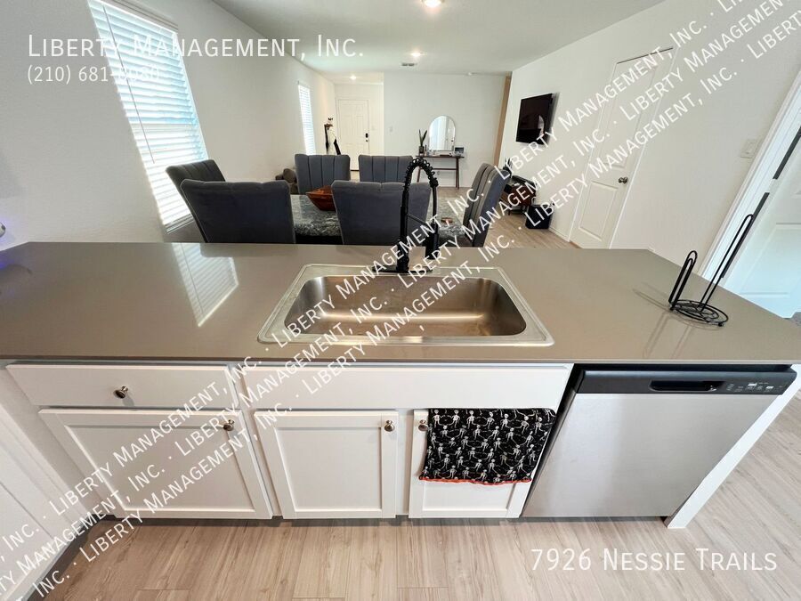 3 Bed, 2 Bath Home on Cul-de-sac property image