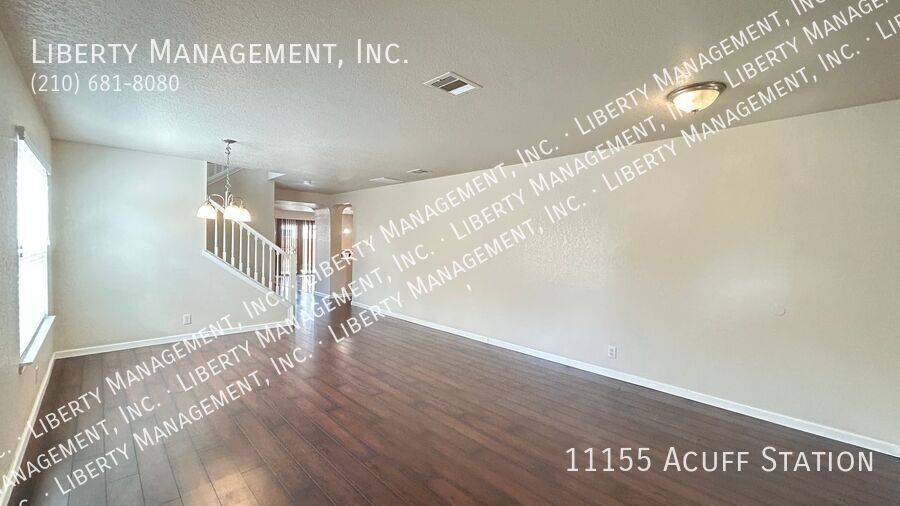 Beautiful and VERY Spacious 5 Bedroom, 3 Full Bath Home property image