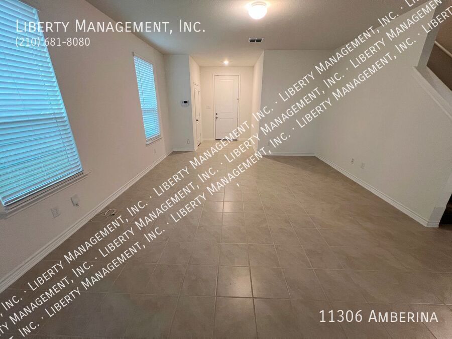 3 Bed, 2.5 Bath 2100 sq ft Home on a Greenbelt property image