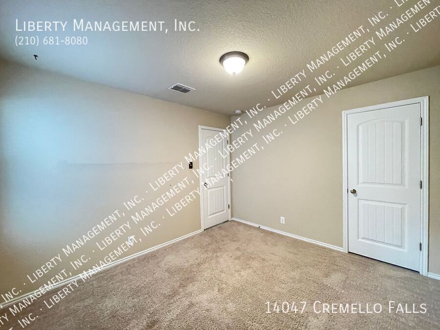 Single-story 3 Bed, 2 Bath Home in Valley Ranch property image