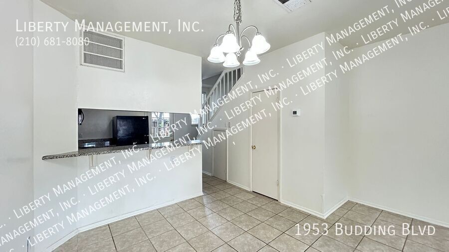 Charming Townhome just outside McAllister Park property image