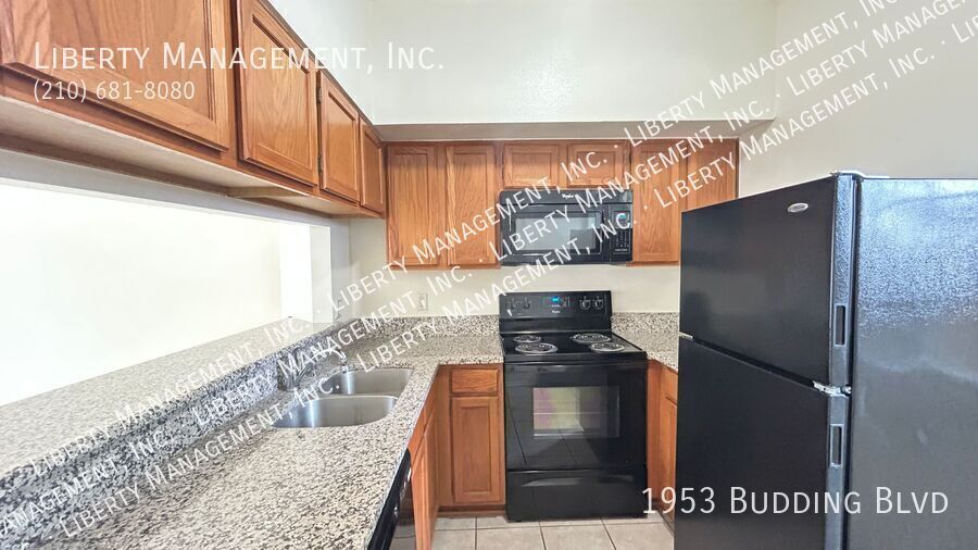 Charming Townhome just outside McAllister Park property image