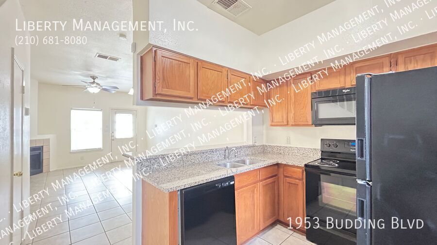 Charming Townhome just outside McAllister Park property image