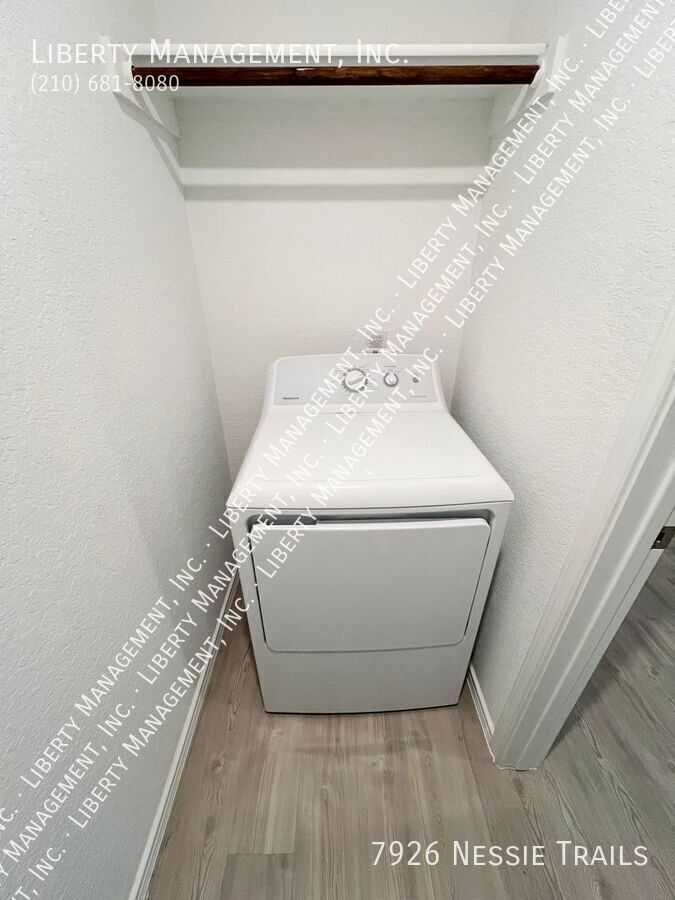 3 Bed, 2 Bath Home on Cul-de-sac property image