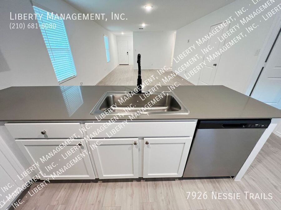 3 Bed, 2 Bath Home on Cul-de-sac property image