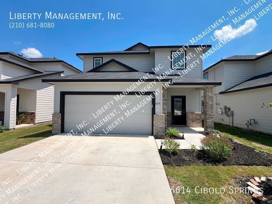 4 Bedroom, 2.5 Bath Home with Solar Panels property image