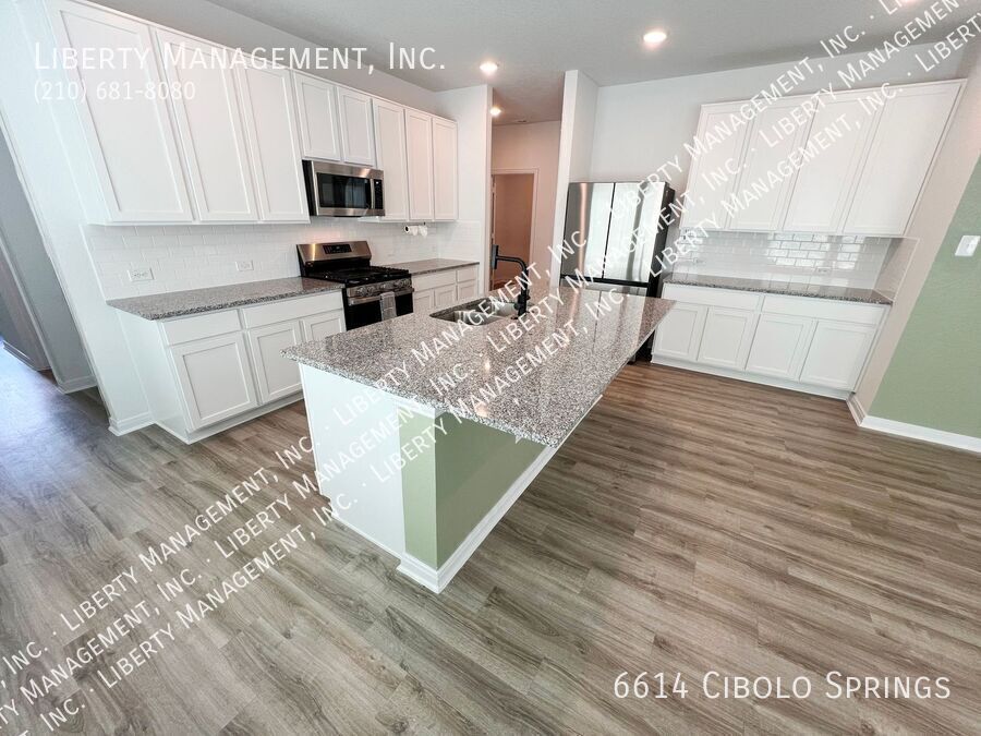 4 Bedroom, 2.5 Bath Home with Solar Panels property image