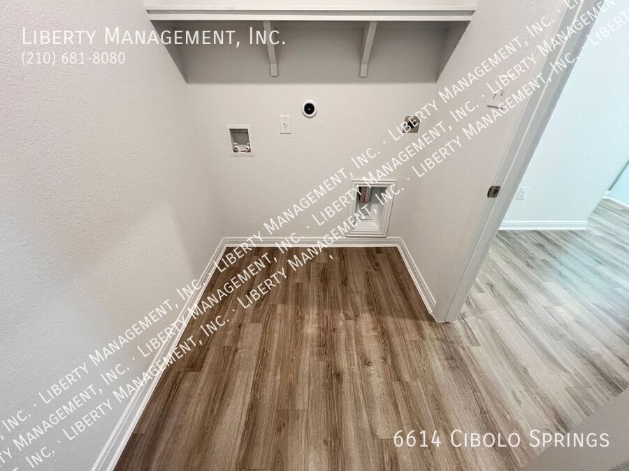 4 Bedroom, 2.5 Bath Home with Solar Panels property image