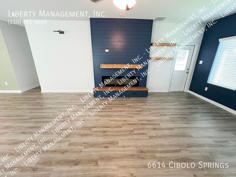 4 Bedroom, 2.5 Bath Home with Solar Panels property image