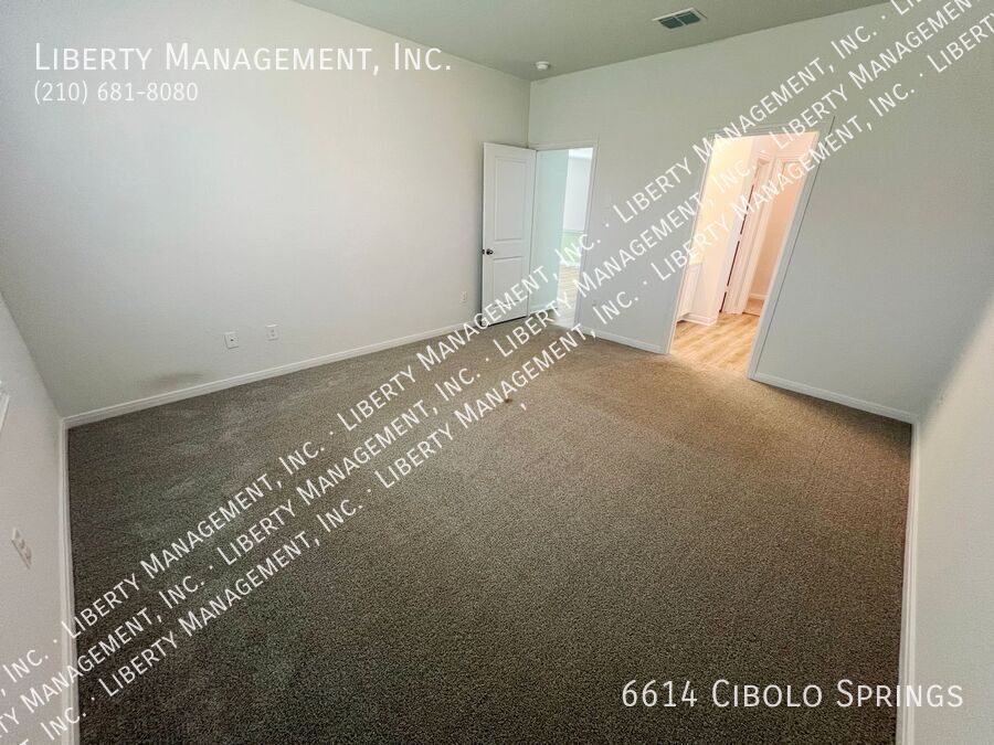 4 Bedroom, 2.5 Bath Home with Solar Panels property image