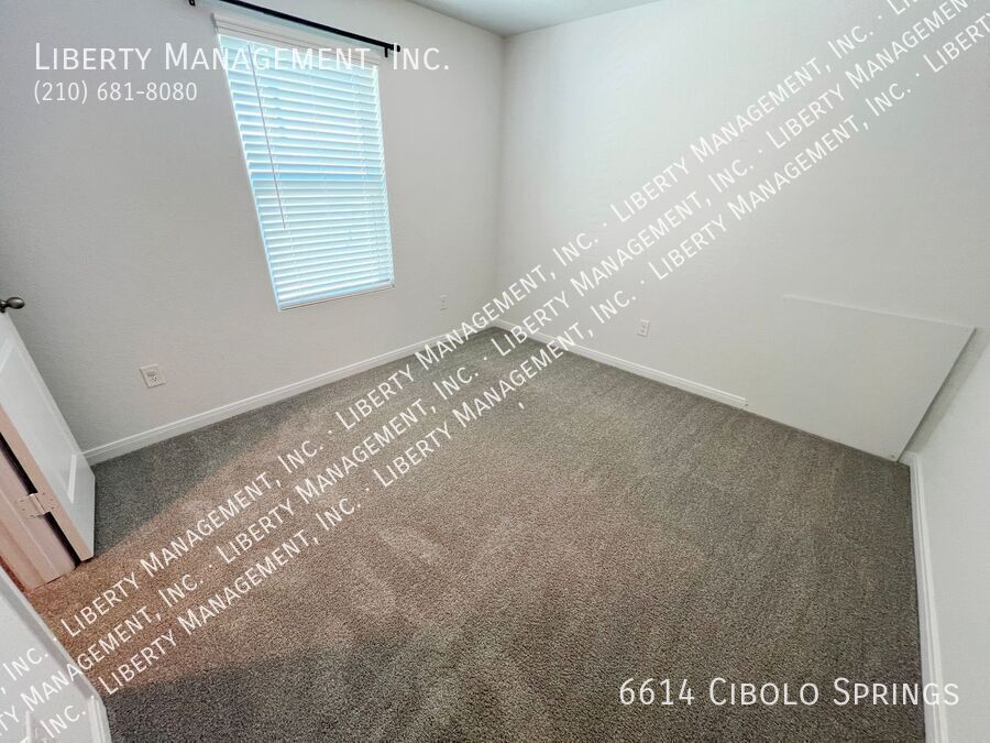 4 Bedroom, 2.5 Bath Home with Solar Panels property image