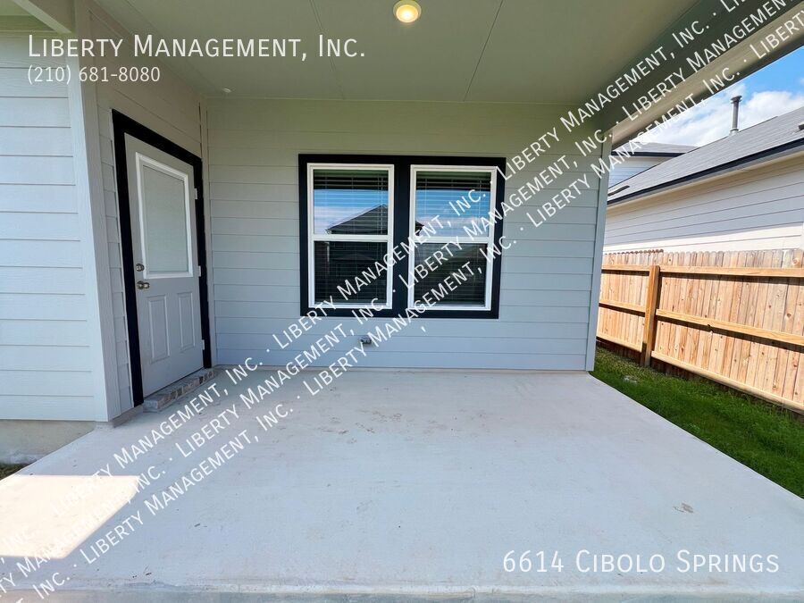 4 Bedroom, 2.5 Bath Home with Solar Panels property image