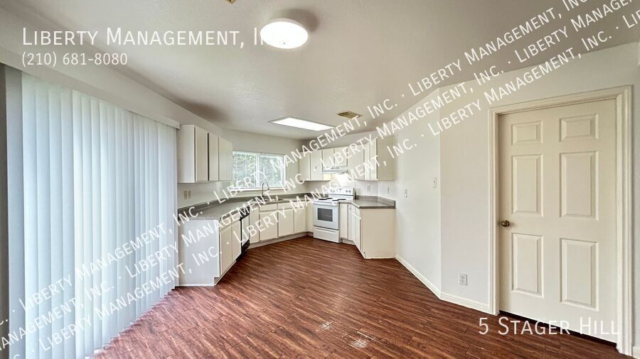 Great 3 bedroom, 2 bath home near 410 and Bandera! property image