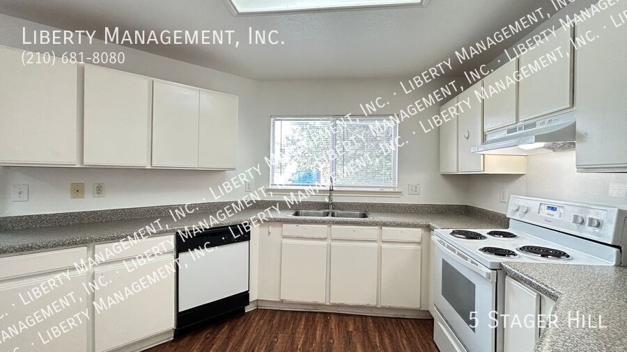 Great 3 bedroom, 2 bath home near 410 and Bandera! property image