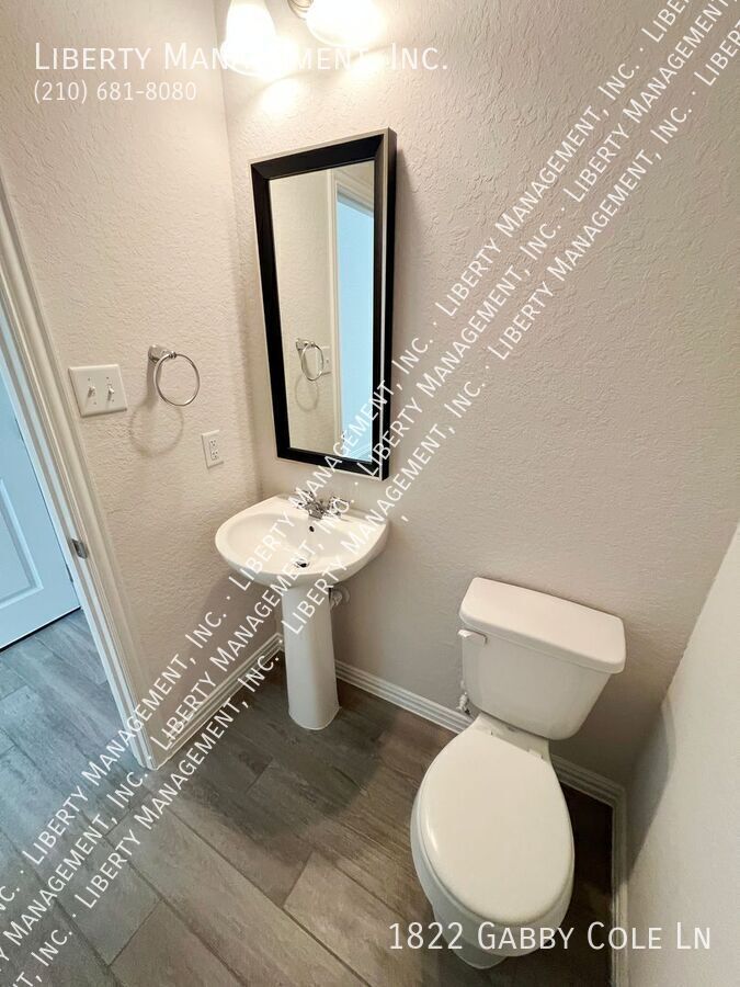4 Bed, 3.5 Bath Home in Veranda property image