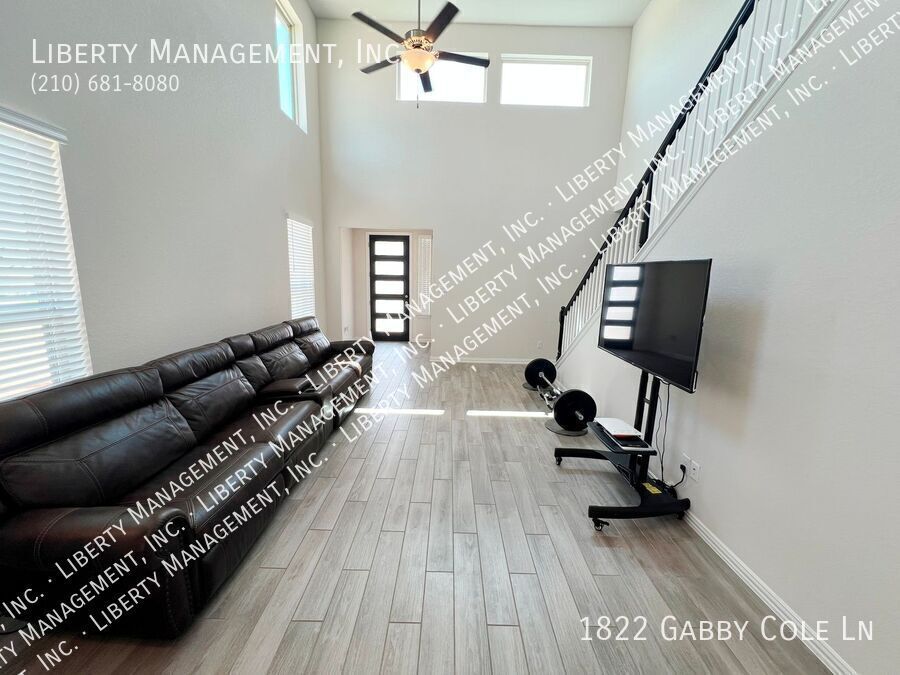 4 Bed, 3.5 Bath Home in Veranda property image