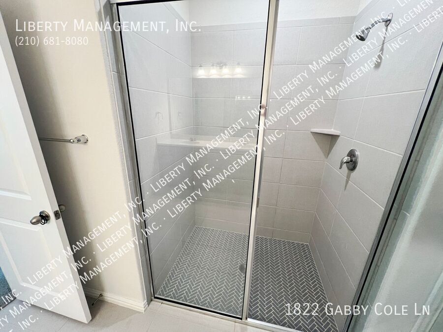 4 Bed, 3.5 Bath Home in Veranda property image