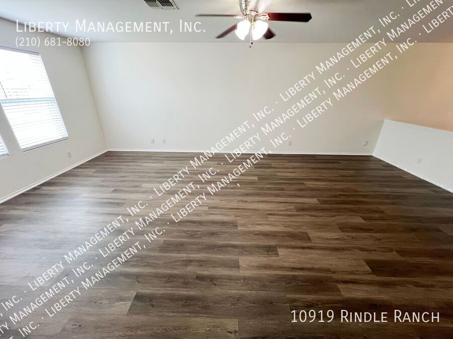 4 Bed, 2.5 Bath Home in River Mist. property image