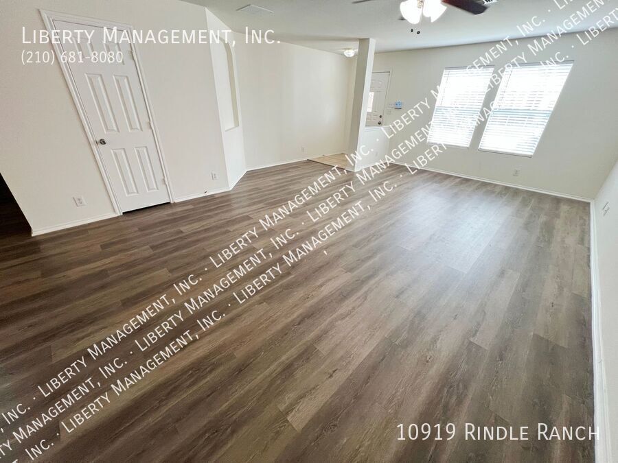 4 Bed, 2.5 Bath Home in River Mist. property image