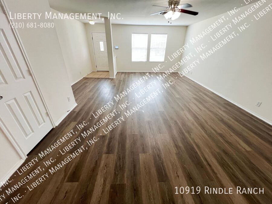 4 Bed, 2.5 Bath Home in River Mist. property image