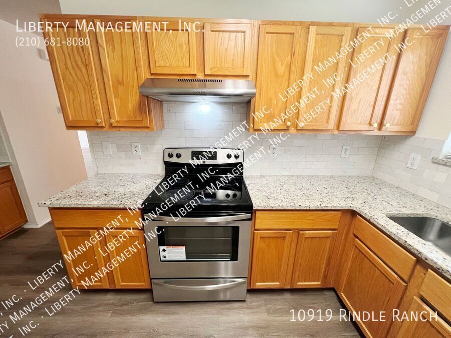 4 Bed, 2.5 Bath Home in River Mist. property image