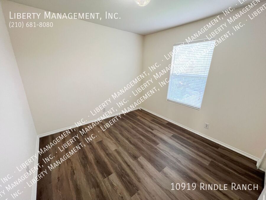 4 Bed, 2.5 Bath Home in River Mist. property image