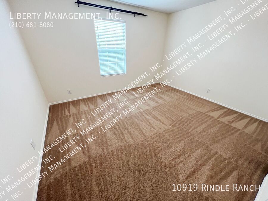 4 Bed, 2.5 Bath Home in River Mist. property image