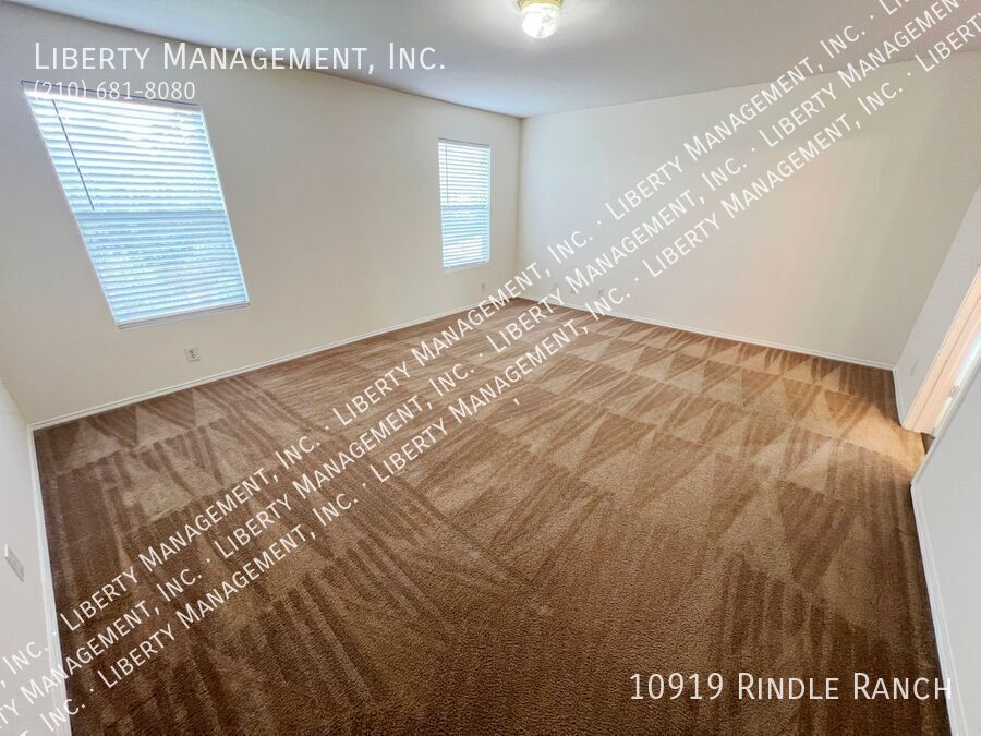 4 Bed, 2.5 Bath Home in River Mist. property image