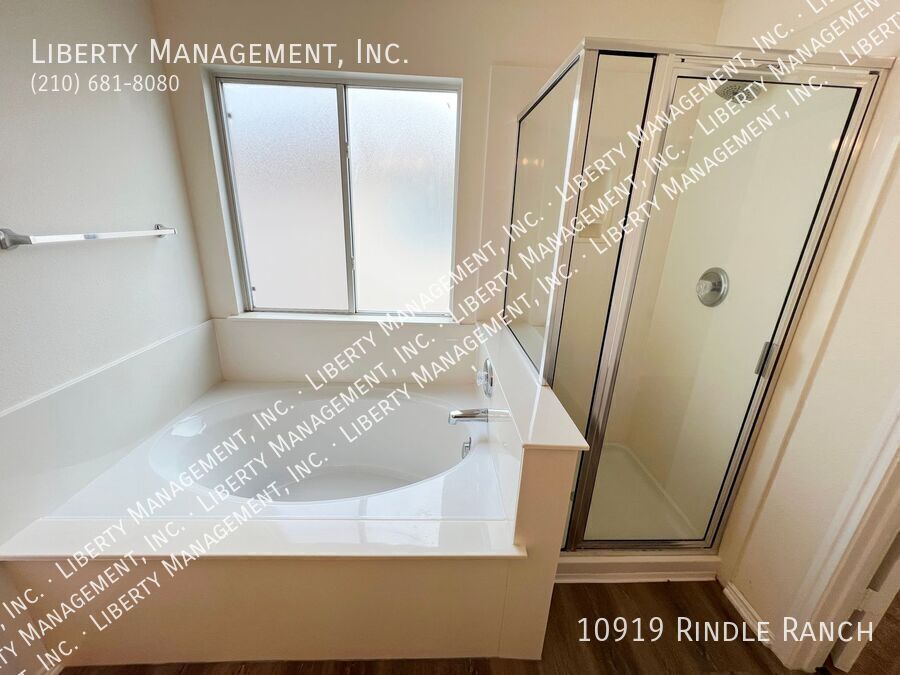 4 Bed, 2.5 Bath Home in River Mist. property image