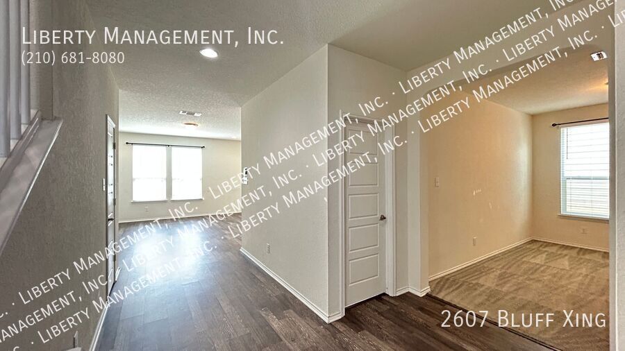 Beautiful 3 bedroom 2.5 bath home with SOLAR PANELS property image