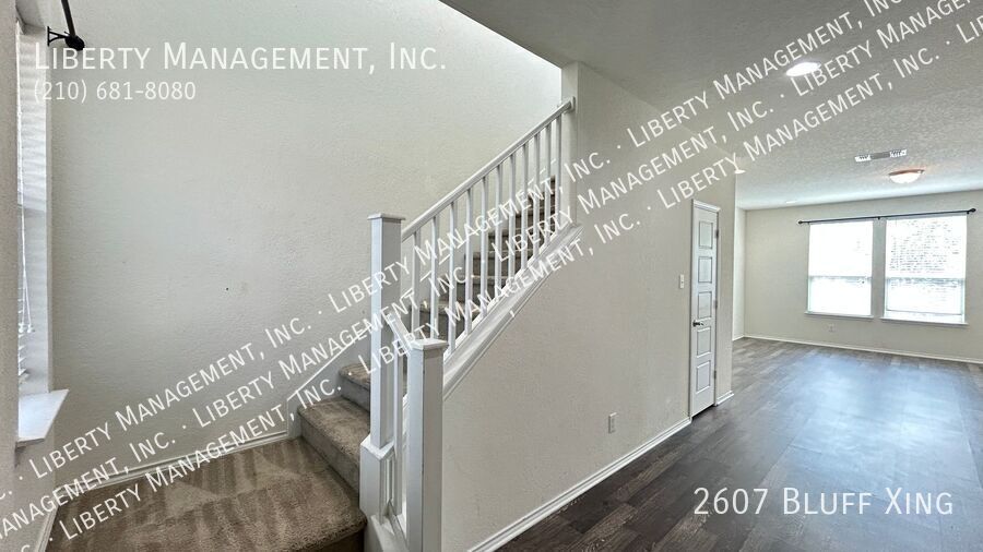 Beautiful 3 bedroom 2.5 bath home with SOLAR PANELS property image