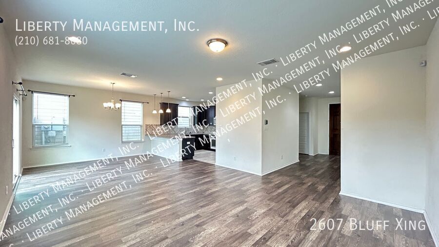 Beautiful 3 bedroom 2.5 bath home with SOLAR PANELS property image
