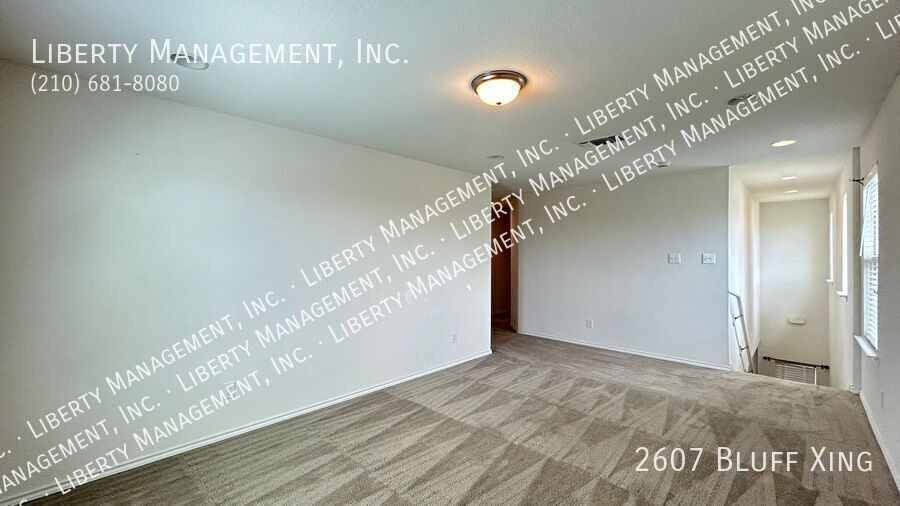 Beautiful 3 bedroom 2.5 bath home with SOLAR PANELS property image