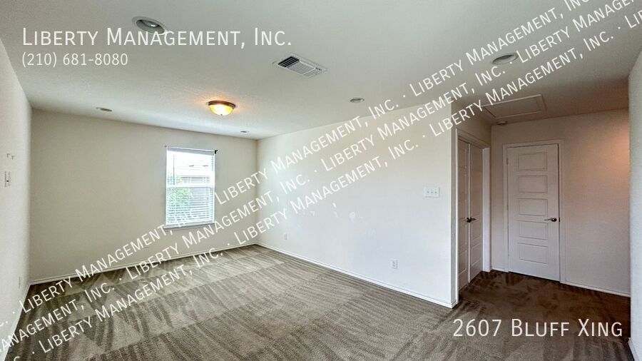 Beautiful 3 bedroom 2.5 bath home with SOLAR PANELS property image