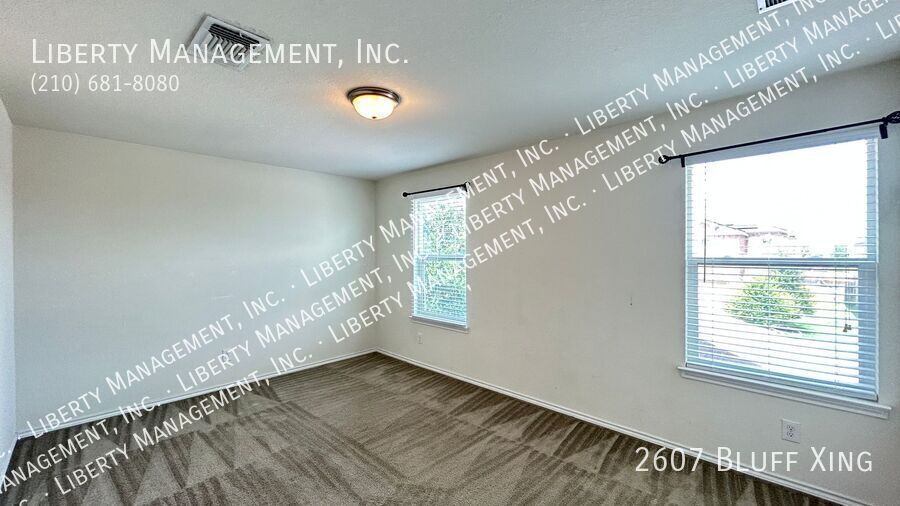 Beautiful 3 bedroom 2.5 bath home with SOLAR PANELS property image