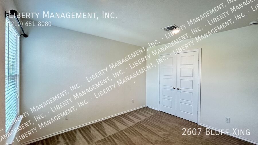 Beautiful 3 bedroom 2.5 bath home with SOLAR PANELS property image