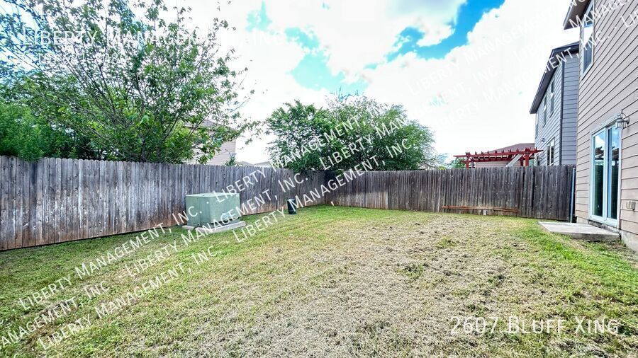 Beautiful 3 bedroom 2.5 bath home with SOLAR PANELS property image